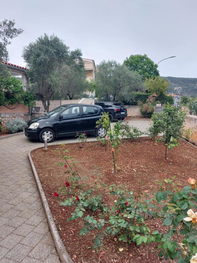 Apartman Vera Cres Exterior foto
