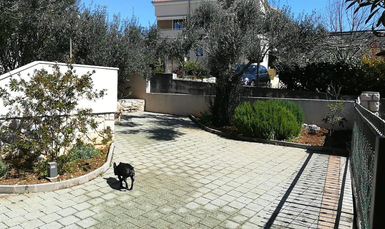 Apartman Vera Cres Exterior foto